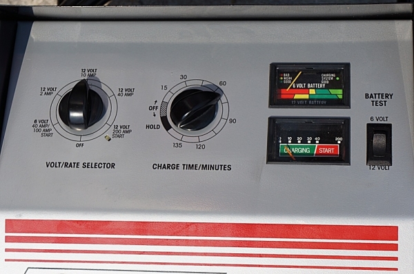 ขายเครื่องชาร์จแบตเตอรี คุณภาพสูง นำาเข้าจาก USA ขายขาดทุนครับ