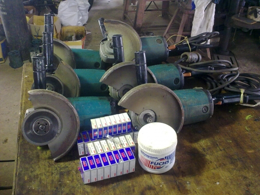 หินเจียร 7 นิ้ว Makita หินเจียร 7 นิ้ว Makita