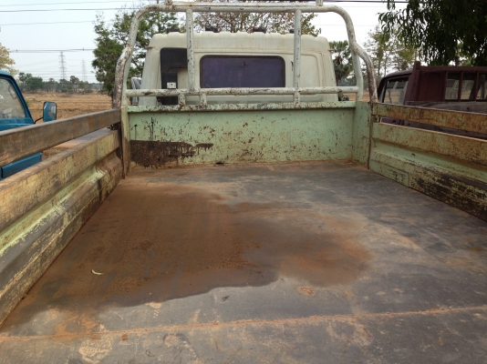 HINO FB - 150 HP JO5C หกล้อดั๊มพ์ ช่วงล่างใหญ่สวยพร้อมใช้งานติด F หน้า F หลังครบ เครื่องแห้งแรงดีไม่มีเยิ้ม ภายในเก๋งไม่ผุคอนโซลสวยครบ พวงมาลัยเพาเวอร์ เบรคทริ๊ปฟี้ครบพร้อม กระบะดั๊มพ์เหล็ก 4 ตันยิงหน้ายาว 3.90 เมตร เอกสารเล่มทะเบียนครบถูกต้องพร้อมโอน ราค