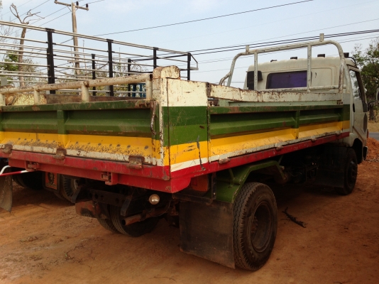 HINO FB - 150 HP JO5C หกล้อดั๊มพ์ ช่วงล่างใหญ่สวยพร้อมใช้งานติด F หน้า F หลังครบ เครื่องแห้งแรงดีไม่มีเยิ้ม ภายในเก๋งไม่ผุคอนโซลสวยครบ พวงมาลัยเพาเวอร์ เบรคทริ๊ปฟี้ครบพร้อม กระบะดั๊มพ์เหล็ก 4 ตันยิงหน้ายาว 3.90 เมตร เอกสารเล่มทะเบียนครบถูกต้องพร้อมโอน ราค