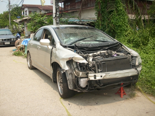 ขายซากรถอุบัติเหตุพร้อมเล่มทะเบียน ฮอนด้าซีวิคFDปี2006 ตัวท๊อป รับไปทำกำไลกันครับ