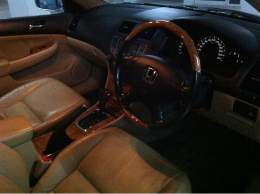 รถบ้านAccord 2.4EL i-VTECตัวTopสุด2003+LPGลงเล่มแล้ว