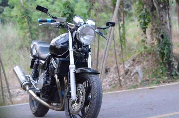 ขายcb400ปี93สรรพสามิตร+อินวอย ถูกคับสนใจโทรคุยเลย