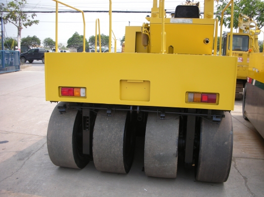 รถบด7ล้อ