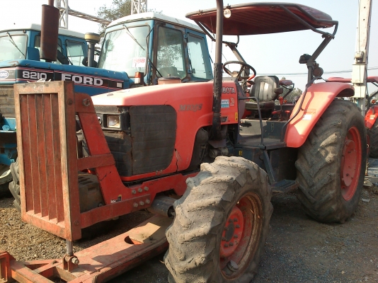 KUBOTA M105S