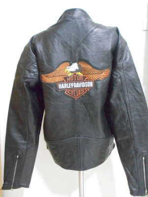 ขายเสื้อแจ๊คเก็ตหนังใส่ขับมอไซค์ ผู้หญิงใส่ได้ผู้ชายใส่ดี เพียง550
