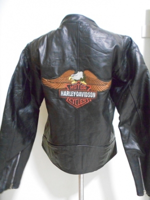 ขายเสื้อแจ๊คเก็ตหนังใส่ขับมอไซค์ ผู้หญิงใส่ได้ผู้ชายใส่ดี เพียง550