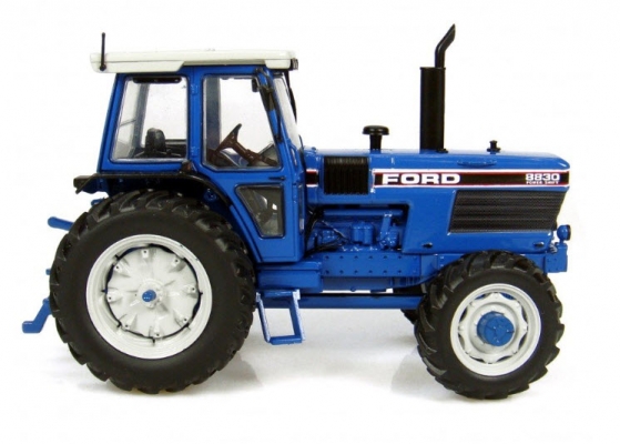 รถโมเดล Ford 8830 Power Shift Tractor (1989) toy Scale 1:32