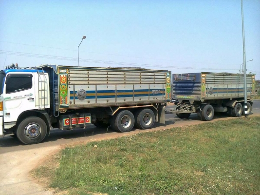 HINO MEGA 500 - 344 HP EURO2 ปี 53 รถพ่วงแม่+ลูก กระบะดั๊มพ์มิเนียม 12 ตันแม่สหกกิจ ลูก 3 คานดั๊มพ์มิเนียมของอู่รวมชัยความยาว 6.50 เมตรสภาพสวยทั้งแม่ทั้งลูก เครื่องดี ภายในเก๋งสวยครบพร้อมใช้งาน เครื่องเสียง แอร์ พ.เพาเวอร์ ก.ไฟฟ้า เบรคทริ๊ปฟี้ครบครัน ยางส