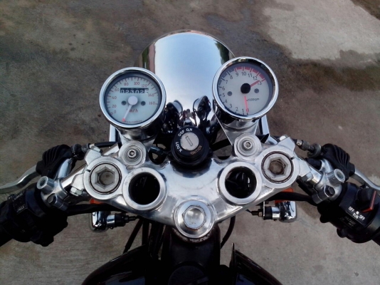 ขาย sr 400 cafe inv สภาพสวย ( ต่อลองได้ ) ขาย sr 400 cafe inv สภาพสวย ( ต่อลองได้ )