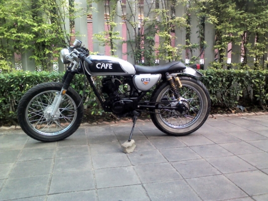 สูบคู่กู้โลกครับ cg 110 กับ jx 110 cafe racer