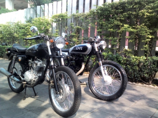 สูบคู่กู้โลกครับ cg 110 กับ jx 110 cafe racer