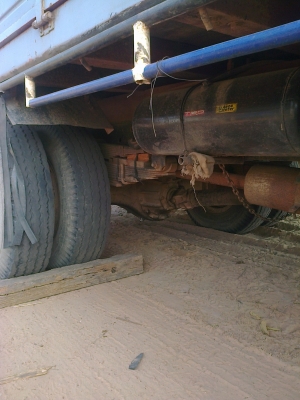 รถหกล้อ NPR เครื่อง 135