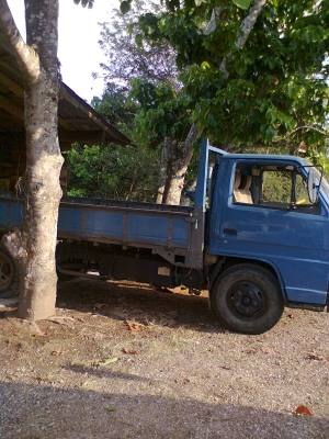 ขายรถ ISUZU NKR 6ล้อช่วงยาวปี33 ทะเยียน ม 79 ยางดีคัซซีสวยพร้อมใช้งาน