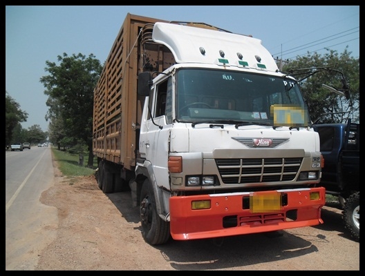 สิบล้อเครื่อง K 13 รถล่องเพลาเดียว