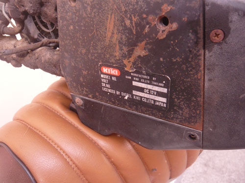 ขายตู้แอร์แขวนหน้าปรับได้ Diesel kiki 950 บาท