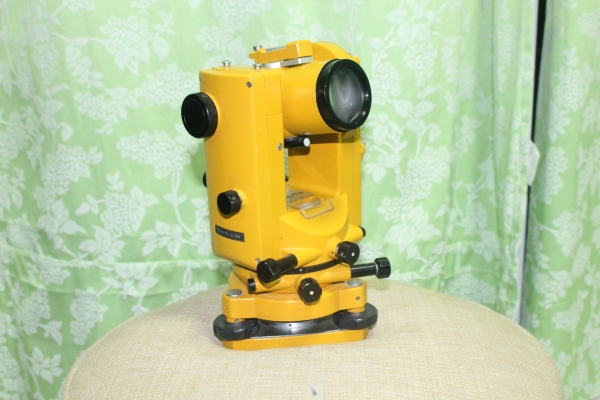 กล้องสำรวจวัดมุมสภาพพร้อมใช้งานราคาไม่แพงครับ กล้องสำรวจวัดมุมสภาพพร้อมใช้งานราคาไม่แพงครับ