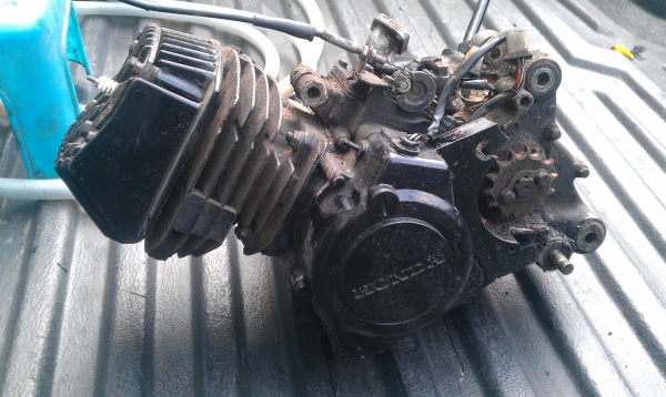 ขายเครื่อง HONDA NOVA s.4 เกียร์พร้อมคาบิวใช้งาน