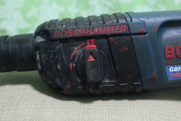 สว่านโรตารี่ยี่ห้อ BOSCH รุ่น GBH2-22E สภาพพร้อมใช้งานครับ