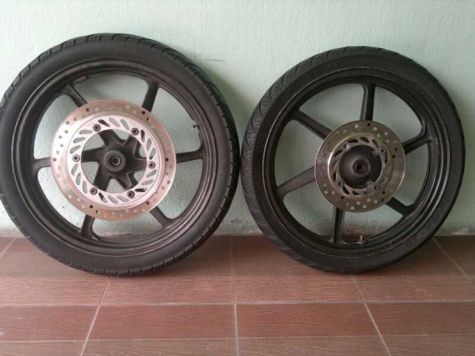 ล้อ CBR 150 พร้อมยาง+จานดิส 2500 บาท