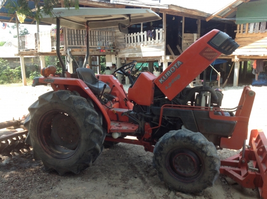 ปัญญาแทรคเตอร์มาแล้ว...จัดมาให้ครับ คูโบต้า L3408 พร้อมใบมีด CMT ผาน6 พร้อมเล่มทะเบียนและชุดโอน