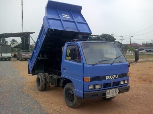 6ล้อ ดั้มเล็ก 100HP 3คิว**รถห้าง**