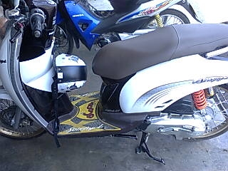 ต้องการขาย HONDA SCOOPPY I ปี54 แต่งเเค่ โช้คหลังกับล้อ1คู่