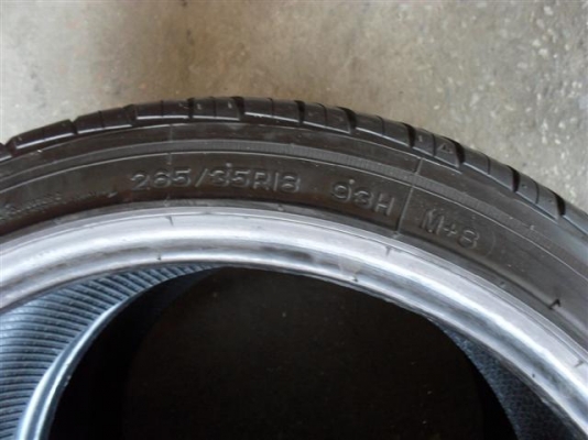 ขายยางขอบ 18   1ชุด 6500