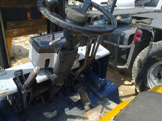 รถยกTOYOTA 2.5Tเสาสูง4ม.รุ่น5 งาเทได้ เกียร์ออโต้ มีบุ้งกี้ให้ด้วย