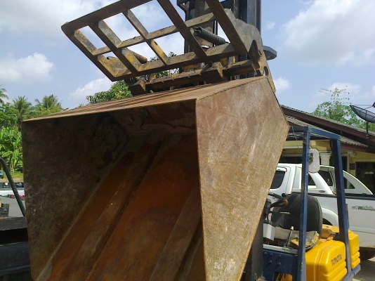 รถยกTOYOTA 2.5Tเสาสูง4ม.รุ่น5 งาเทได้ เกียร์ออโต้ มีบุ้งกี้ให้ด้วย