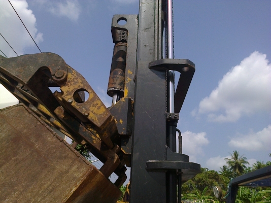 รถยกTOYOTA 2.5Tเสาสูง4ม.รุ่น5 งาเทได้ เกียร์ออโต้ มีบุ้งกี้ให้ด้วย