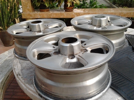 ขายแม๊ก KIA SPORTAGE 5 รู ขอบ 15