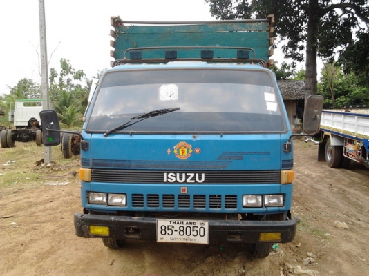***ขายแล้วครับขอบคุณ Truck2hand ขาย 6ล้อ ISUZU 115 ประกอบ NPR59L สภาพเดิมๆบางๆ เครื่อง4BD1 115 แรง แห้งจริง ไม่มีหลวม ช่วงล่างเดิมคัสซีสวยไม่มีผุไม่บวมไม่ดาม วางเหล็กเสริมบนแข็งแรง กระบะ4.30ม.พื้นไม้คอกไม้สูง ไม่ผุไม่หัก ยาง7.50ดี6เส้น ภายในดีคอนโซลครบ พร