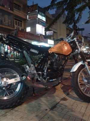 มี 2 ล้อโตๆ มาขอแลกรถเก๋งมาใช่งานคับ มี 2 ล้อโตๆ มาขอแลกรถเก๋งมาใช่งานคับ