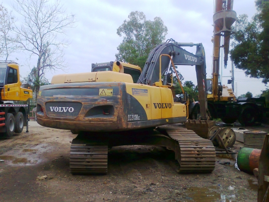 ขายด่วน..รถแบคโฮ VOLVO EL210 BLC 9,2xx hr รุ่นพิเศษ รถสวย พร้อมใช้งาน มีทะเบียนครบ ระบบทำงานดี ครบ ทำงานได้ไว ประหยัดน้ำมัน สุดคุ้ม. ขายด่วน..รถแบคโฮ VOLVO EL210 BLC 9,2xx hr รุ่นพิเศษ รถสวย พร้อมใช้งาน มีทะเบียนครบ ระบบทำงานดี ครบ ทำงานได้ไว ประหยัดน้ำมัน สุดคุ้ม.