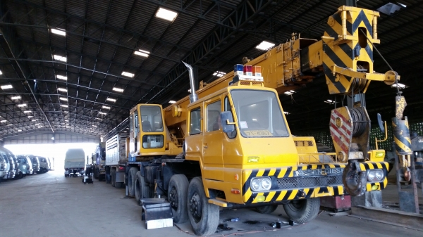 เครน 35T นิสสัน มีทะเบียน