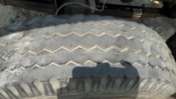 6 ล้อ พื้นเรียบ ยี่ห้อ MITSUBISHI 225 แรงม้า  จดทะเบียนปี 2546