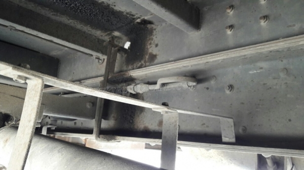 6 ล้อ พื้นเรียบ ยี่ห้อ MITSUBISHI 225 แรงม้า  จดทะเบียนปี 2546