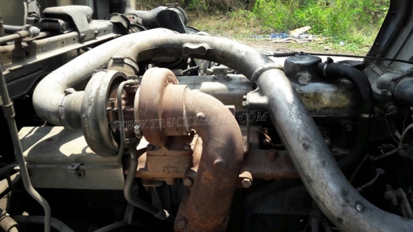 6 ล้อ พื้นเรียบ ยี่ห้อ MITSUBISHI 225 แรงม้า  จดทะเบียนปี 2546