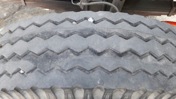 6 ล้อ พื้นเรียบ ยี่ห้อ MITSUBISHI 225 แรงม้า  จดทะเบียนปี 2546