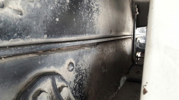 6 ล้อ พื้นเรียบ ยี่ห้อ MITSUBISHI 225 แรงม้า  จดทะเบียนปี 2546