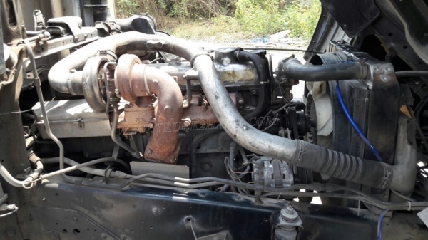 6 ล้อ พื้นเรียบ ยี่ห้อ MITSUBISHI 225 แรงม้า  จดทะเบียนปี 2546