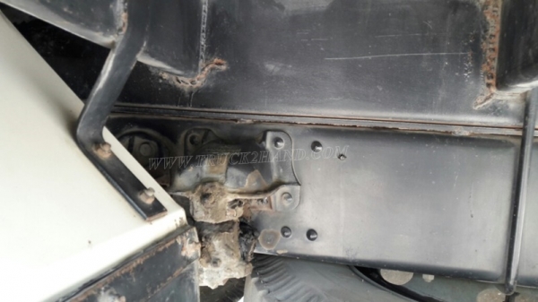 6 ล้อ พื้นเรียบ ยี่ห้อ MITSUBISHI 225 แรงม้า  จดทะเบียนปี 2546