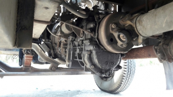 6 ล้อ พื้นเรียบ ยี่ห้อ MITSUBISHI 225 แรงม้า  จดทะเบียนปี 2546