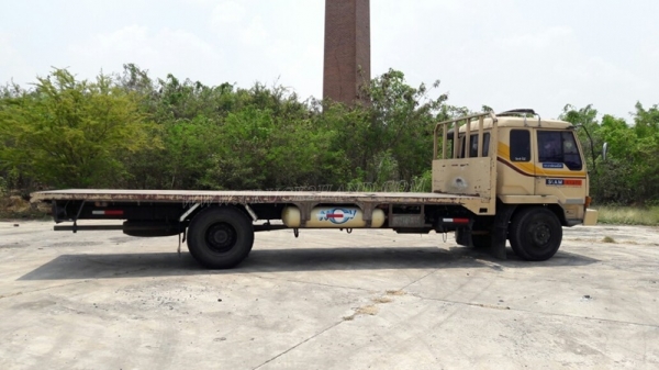 6 ล้อ พื้นเรียบ ยี่ห้อ MITSUBISHI 225 แรงม้า  จดทะเบียนปี 2546