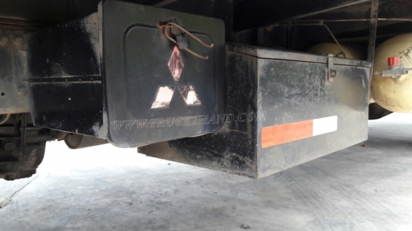 6 ล้อ พื้นเรียบ ยี่ห้อ MITSUBISHI 225 แรงม้า  จดทะเบียนปี 2546