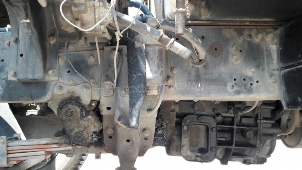 6 ล้อ พื้นเรียบ ยี่ห้อ MITSUBISHI 225 แรงม้า  จดทะเบียนปี 2546