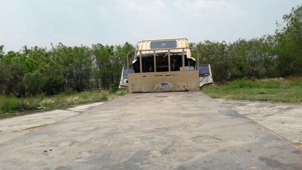 6 ล้อ พื้นเรียบ ยี่ห้อ MITSUBISHI 225 แรงม้า  จดทะเบียนปี 2546