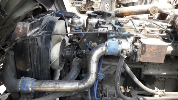 6 ล้อ พื้นเรียบ ยี่ห้อ MITSUBISHI 225 แรงม้า  จดทะเบียนปี 2546