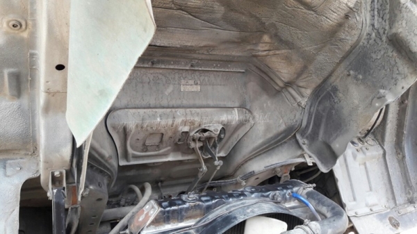 6 ล้อ พื้นเรียบ ยี่ห้อ MITSUBISHI 225 แรงม้า  จดทะเบียนปี 2546